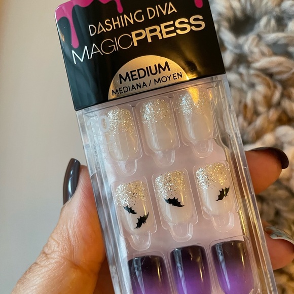 Dashing Diva Magic Press On Halloween Bat Purple Nails NEW - Picture 3 of 5